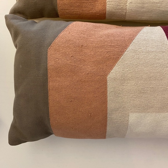 Pillows - Picture 2 of 8